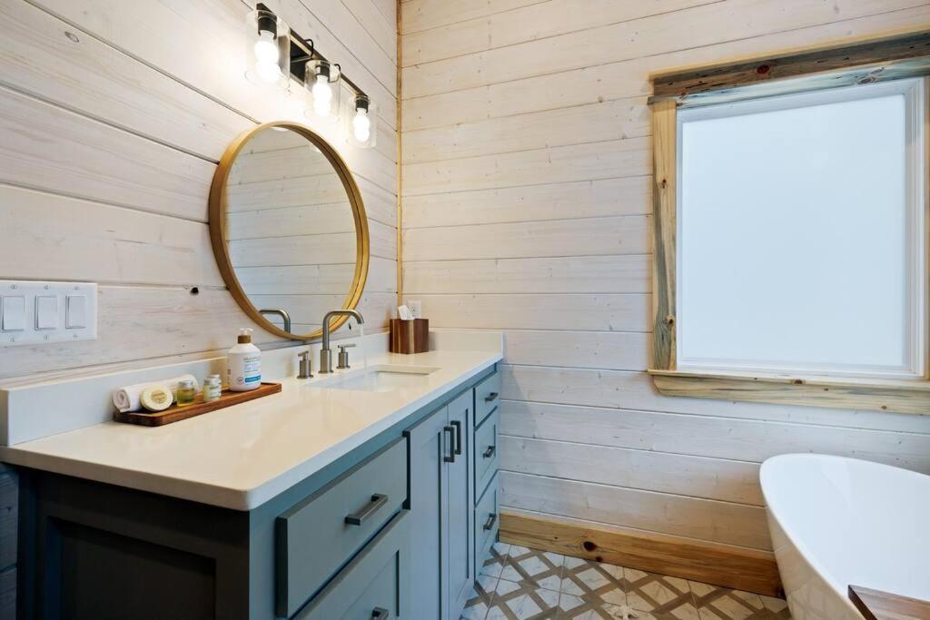 Lone Pine Lodge. Brand New! 2 Bedroom Luxury Cabin. Broken Bow Eksteriør billede