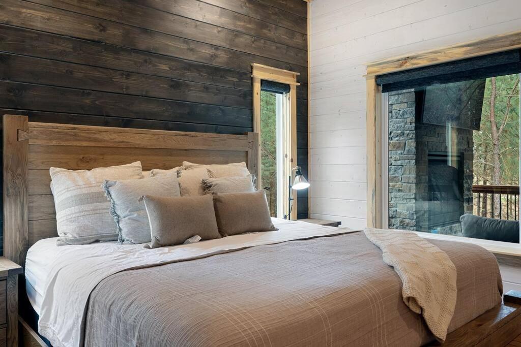 Lone Pine Lodge. Brand New! 2 Bedroom Luxury Cabin. Broken Bow Eksteriør billede