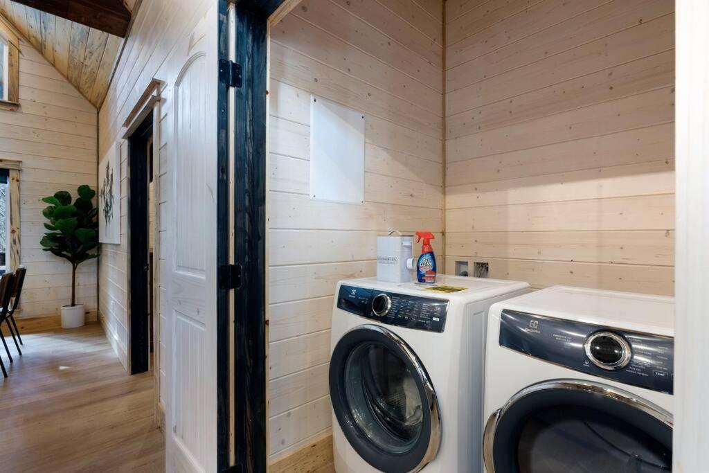 Lone Pine Lodge. Brand New! 2 Bedroom Luxury Cabin. Broken Bow Eksteriør billede