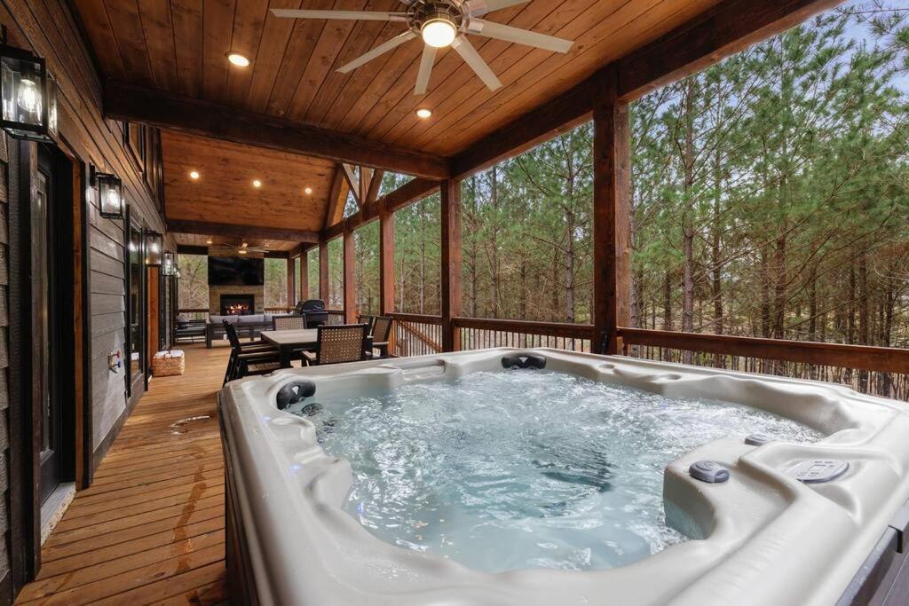 Lone Pine Lodge. Brand New! 2 Bedroom Luxury Cabin. Broken Bow Eksteriør billede